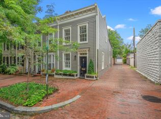 3274 P St NW, Washington, DC 20007