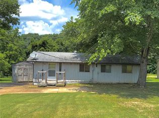 13332 E Sunrise Lake Dr, De Soto, MO 63020