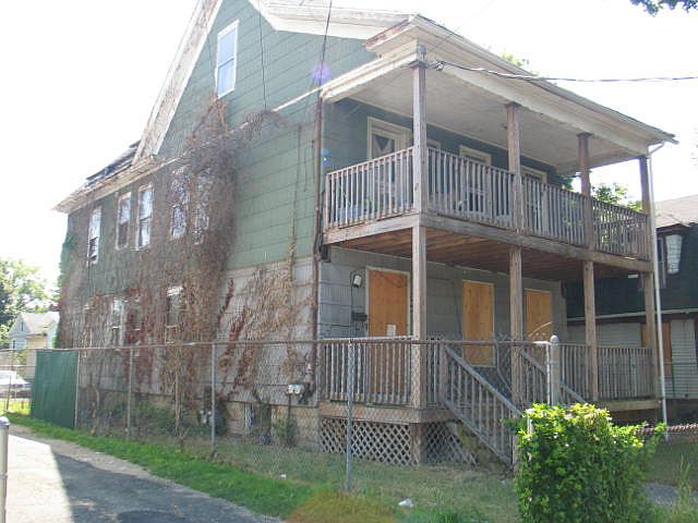 2nd image of 398 Carroll Ave