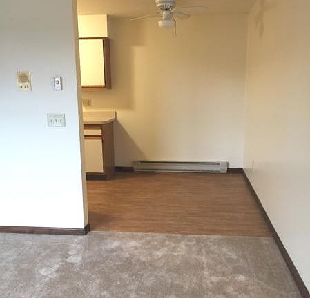 4th image of 1949 Western Ave #905