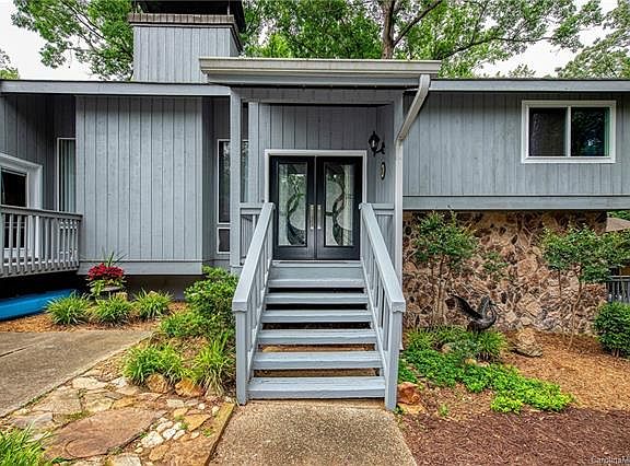 3rd image of 77 Heritage Dr