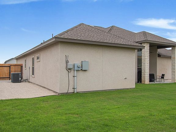 2nd image of 414 Quail Creek Dr