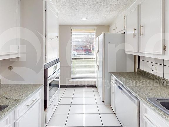 4th image of 69 Lakewood Dr