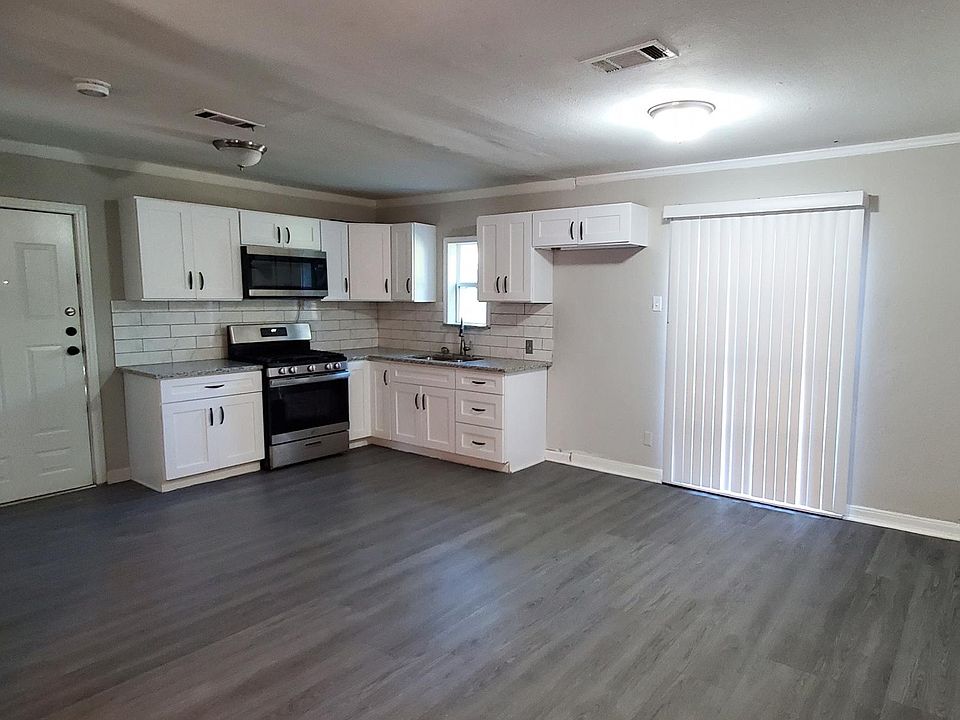 1st image of 2720 Almeda Dr