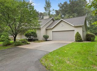 7685 Cascade Rd SE, Grand Rapids, MI 49546