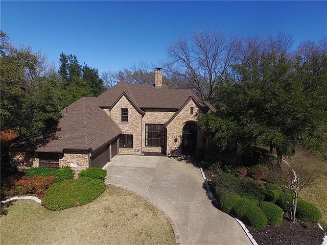 1st image of 919 Parkwood Ct