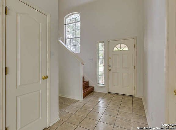 2nd image of 727 Pinafore St