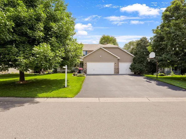 9118 Nantwick Rdg, Minneapolis, MN 55443