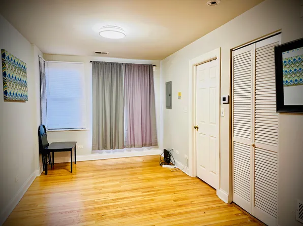 7336 N Winchester Ave, Chicago, IL 60626