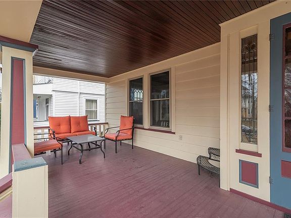 2nd image of 1565 Grace Ave