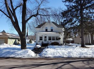 509 N Carver St, Winthrop, MN 55396