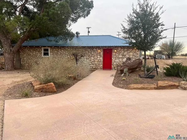 1725 N Thomason Rd, Carlsbad, NM 88220