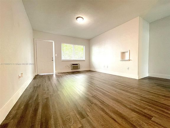 3rd image of 7625 Carlyle Ave APT 11