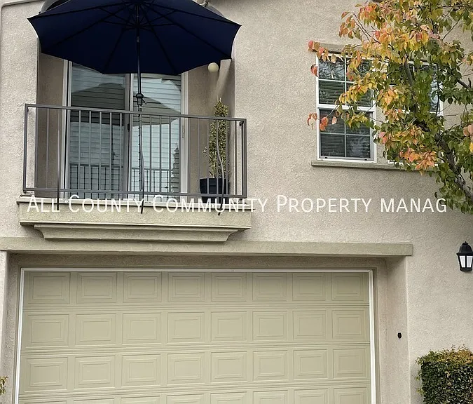31890 Delfina Way — Photo 3