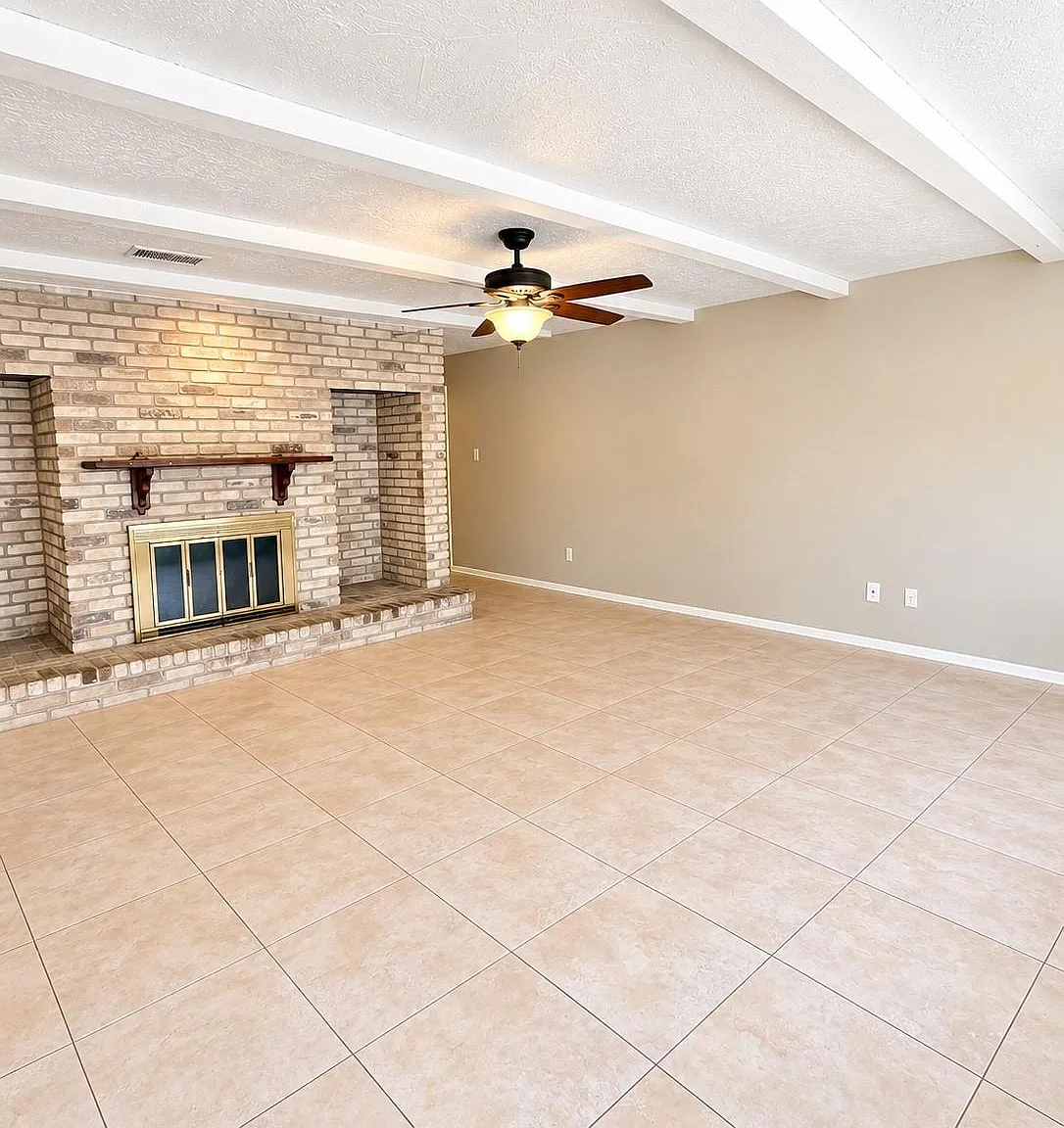 4 bed, 2.0 bath, 1732 sqft, $1,800 — Photo 3
