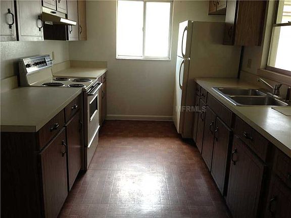 3rd image of 2290 Henry Ln