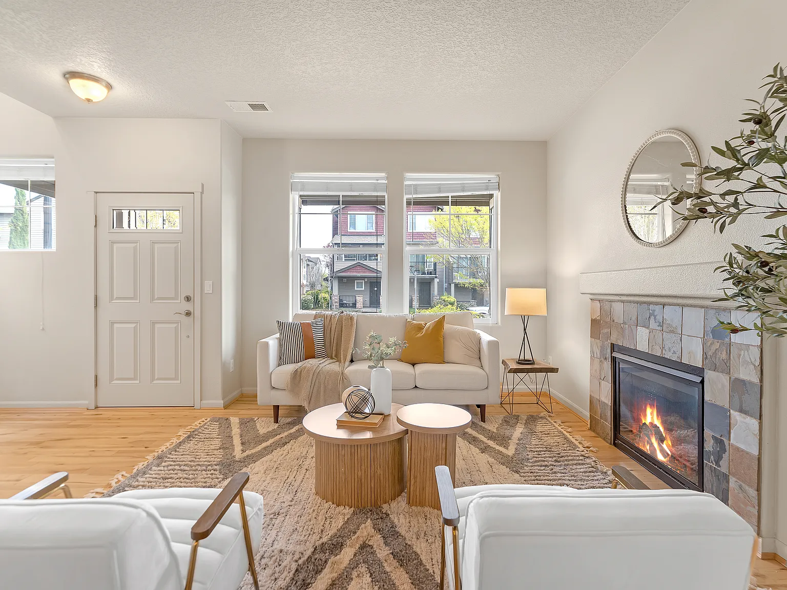 3 bed, 2.5 bath, 1624 sqft, $2,500 — Photo 4