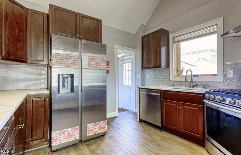 101 Carlton Ave — Photo 7