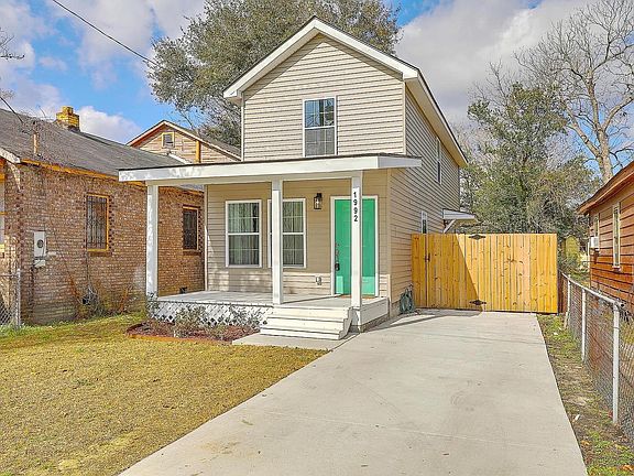 3rd image of 1992 Hugo Ave