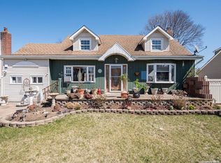 263 Peters Ave, East Meadow, NY 11554