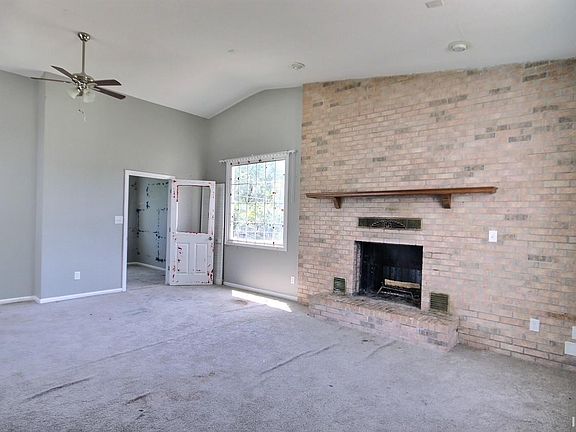 4th image of 2404 Otsego Dr