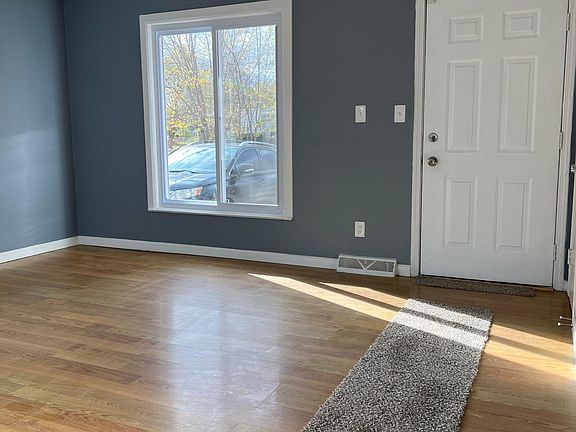 3rd image of 21112 La Salle Blvd