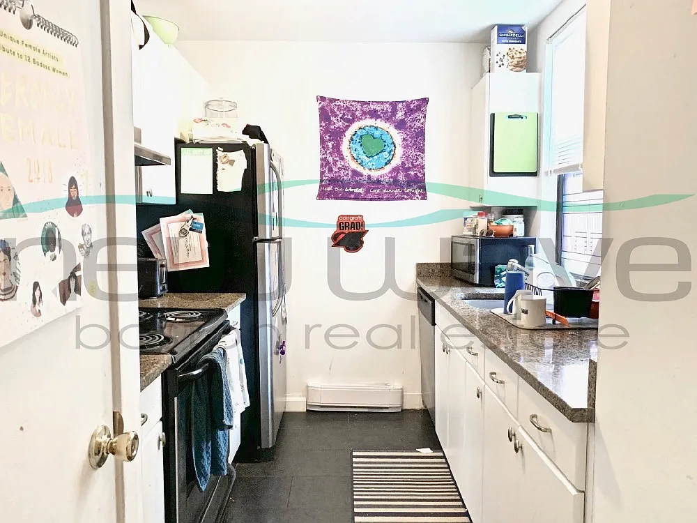 3 bed, 1200 sqft, $5,200 — Photo 4