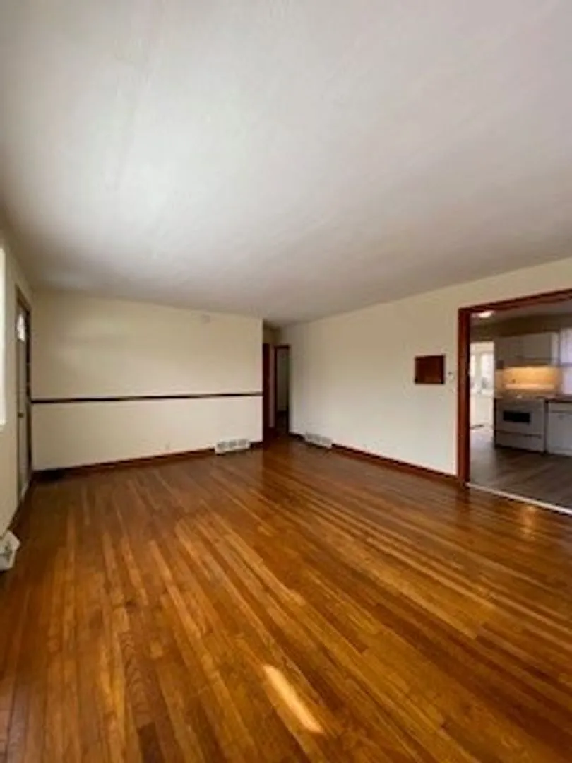 2 Bedroom Home in South Bend! — Photo 3