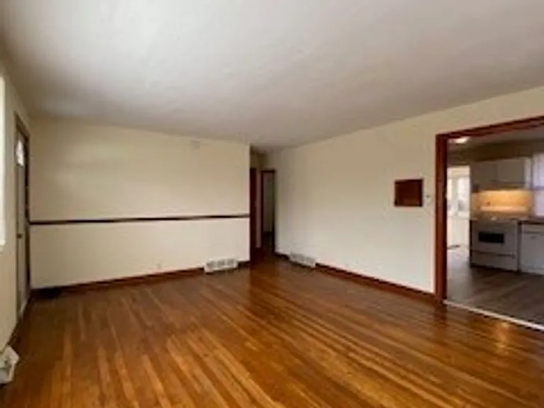 55363 Lexington Ave — Photo 3