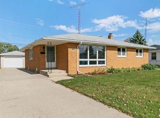 1720 87th Pl, Kenosha, WI 53143