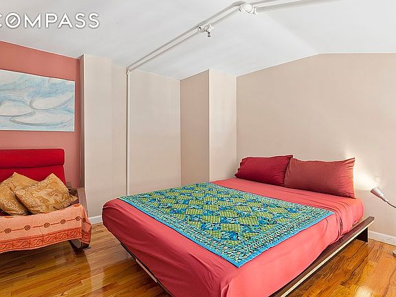 5th image of 44 Whipple St Unit 4B