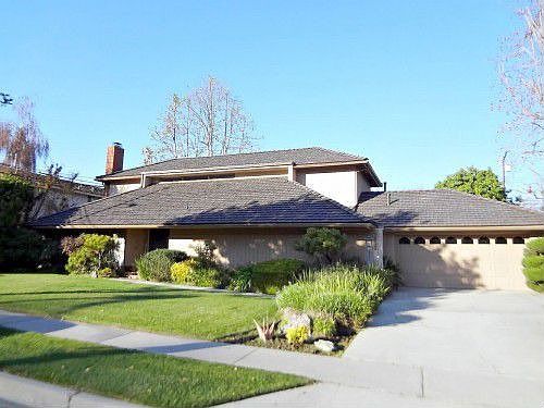 1st image of 15525 Los Molinos St