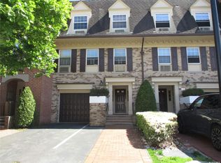 208-08 Robert Rd #191M, Bayside, NY 11360