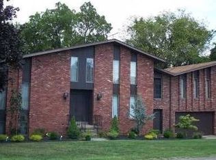 13969 Valley View Dr, North Huntingdon, PA 15642