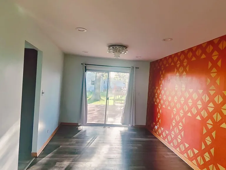 831 Silver Rock Ln — Photo 6