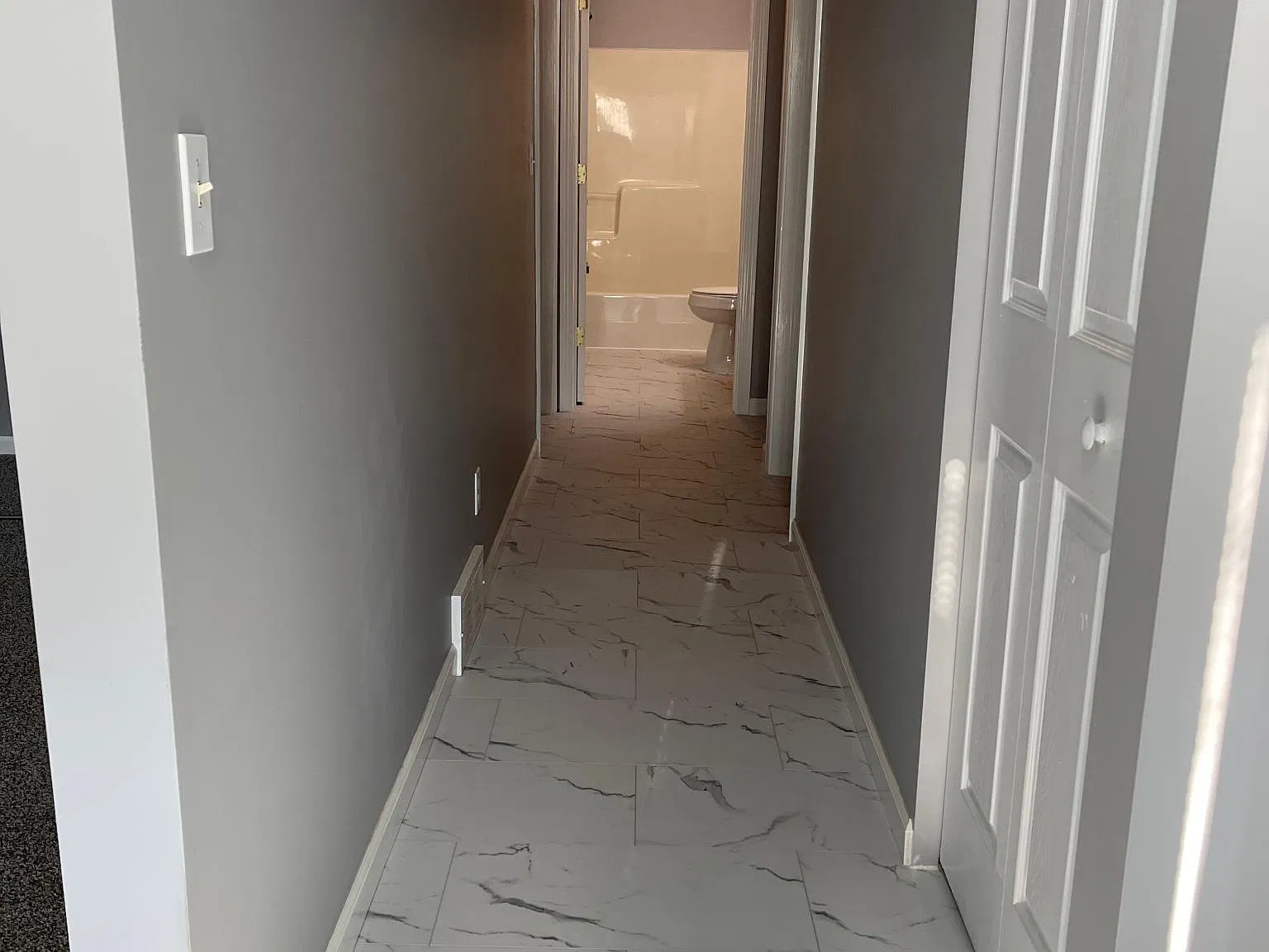 3 bed, 1100 sqft, $1,350 — Photo 2
