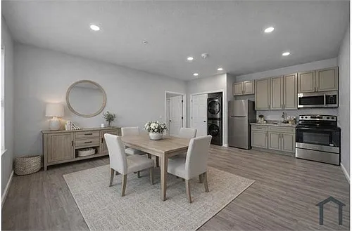 715 28th St Photo 1