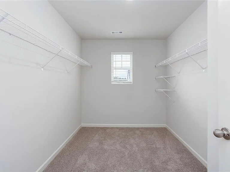 131 Landsdowne Way — Photo 21