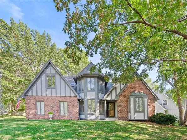 11551 Hardy St, Overland Park, KS 66210