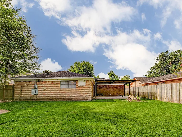 6751 Richwood Rd — Photo 3