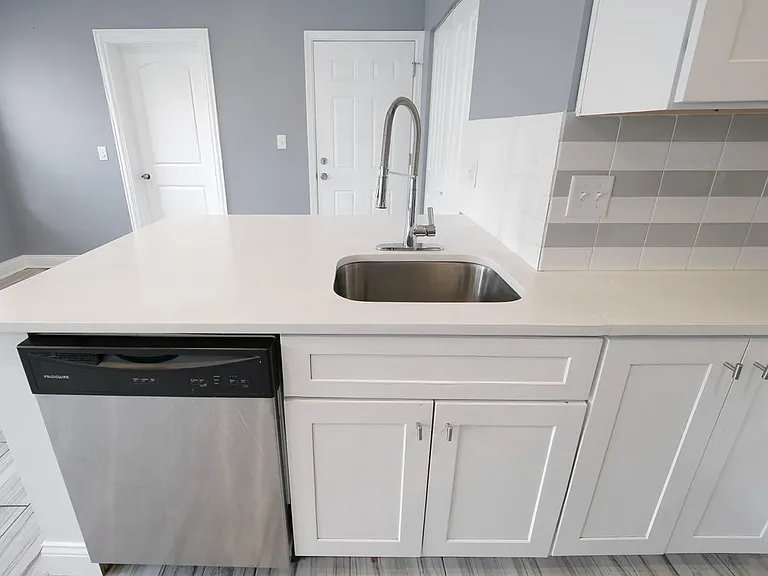 3309 W Bryn Mawr Ave #2 — Photo 12