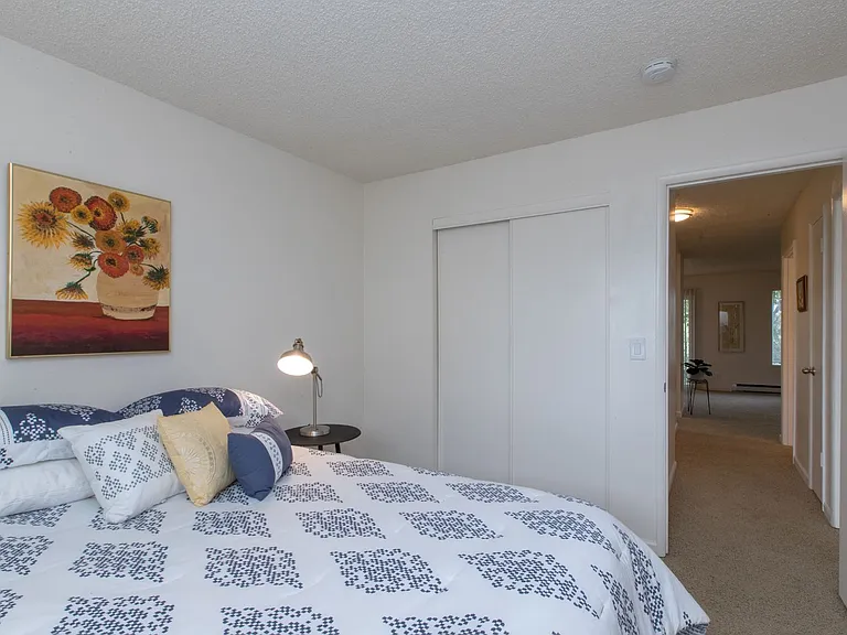 Parkhurst Apartments — Photo 18