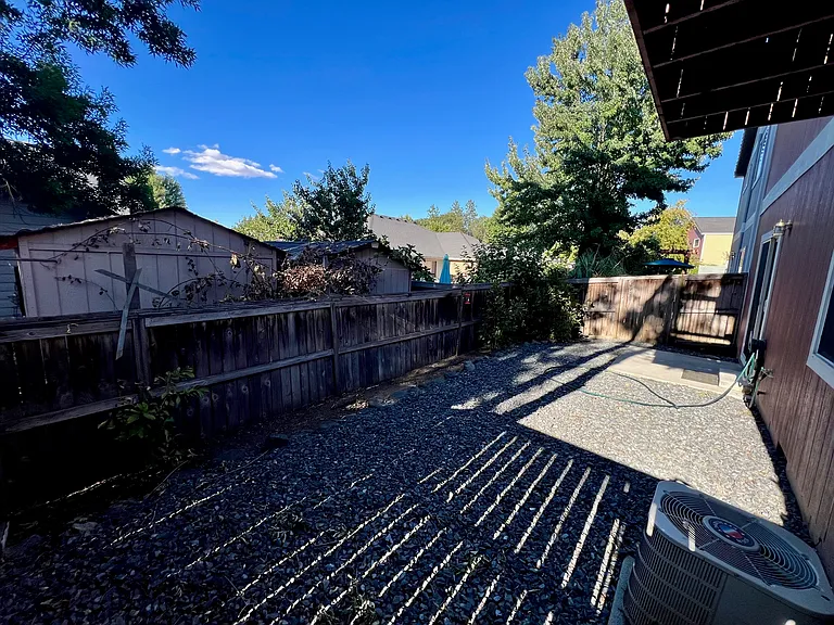 2635 Parkwood Village Ln — Photo 28