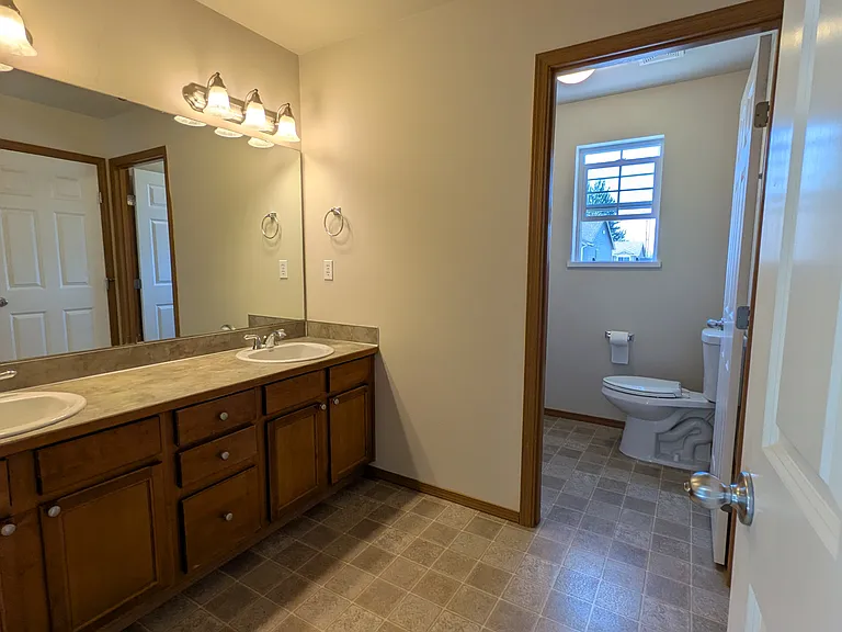 Shared Upstairs Bathroom for Bedrooms 2 & 3