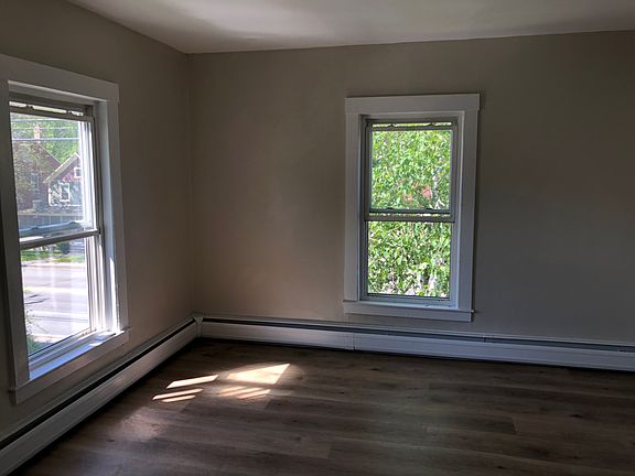 3rd image of 995 Western Ave