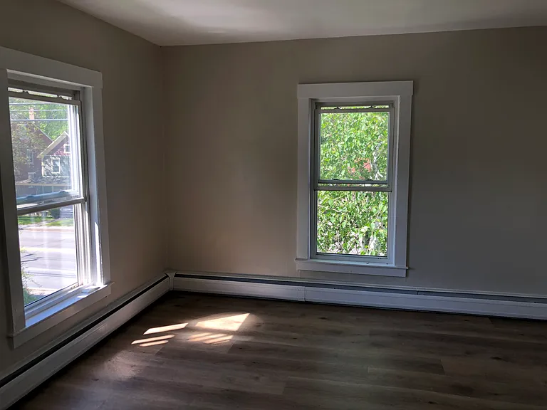 995 Western Ave — Photo 3