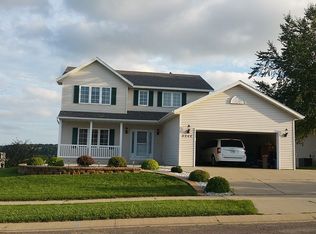 3242 Lakeridge Dr NW, Rochester, MN 55901