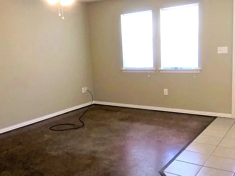 1301 Edison Ave #A — Photo 4
