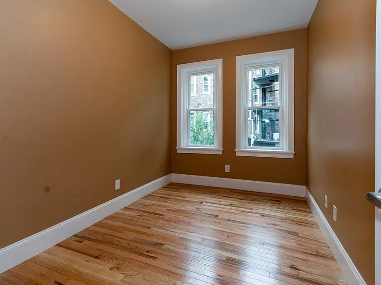 6 Lothian Rd #3 — Photo 2