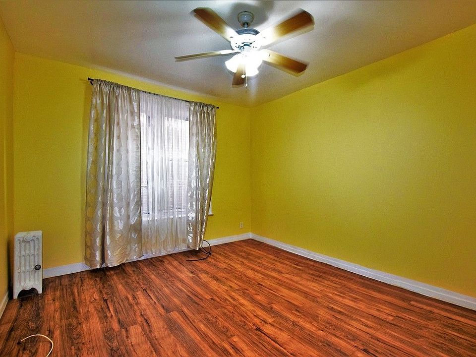 1st image of 6 Angela Dr #2A